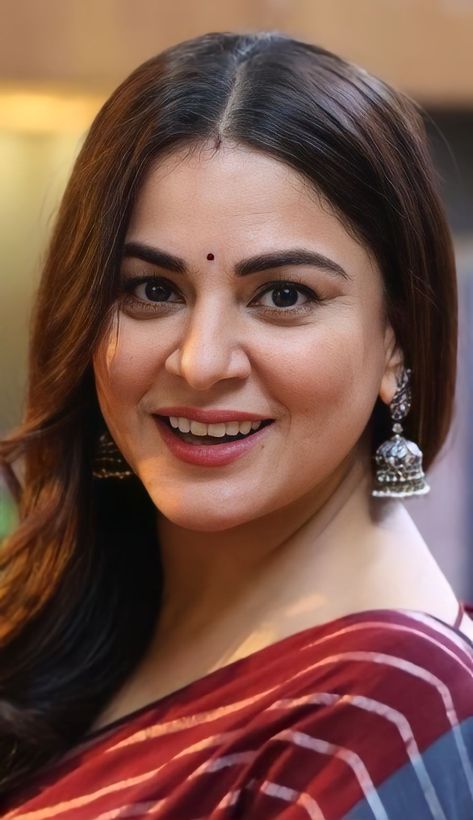 Shraddha Arya Hot, Shradha Arya, Shraddha Arya, Shraddha Das, Gorgeous Lady, Movie Cast, Indian Woman, Beautiful Dresses Short, Beautiful Dresses For Women