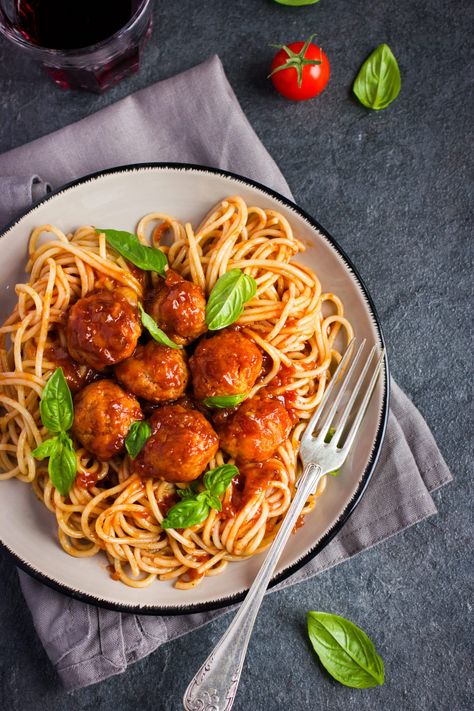 Spaghetti Meatballs in Minutes Recipe | Healthy & Slimming Recipes | Unislim Spaghetti Meatball Recipes, Slow Cooker Spaghetti, Comfort Pasta, Spaghetti Meatballs, Homemade Spaghetti, Meatballs Recipe, Spaghetti And Meatballs, Meatball Recipes, Spicy Recipes