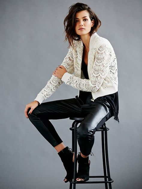 Free People Clothing Boutique, Free People Jacket, Lace Jacket, Looks Street Style, Jacket Outfit, Office Fashion, Leather And Lace, Jacket Outfits, Passion For Fashion