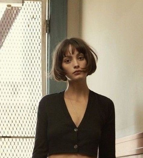 Square Bob Haircut, Square Bob, Short Bobs With Bangs, Inspiring Pictures, A Bob, Bob Haircut With Bangs, Edgy Short Hair, Penteado Cabelo Curto, Head Hair