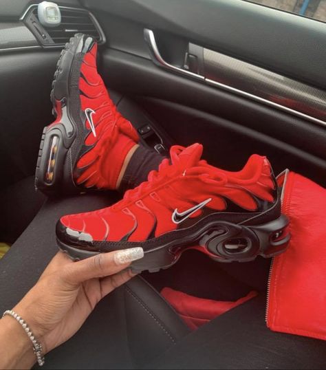 Most Popular Nike Shoes, Popular Nike Shoes, Tennis Shoe Outfits Summer, Tennis Shoes Outfit, Custom Nike Shoes, Shoes Sneakers Jordans, Nike Air Shoes, Fashion Shoes Sneakers, Cute Nike Shoes