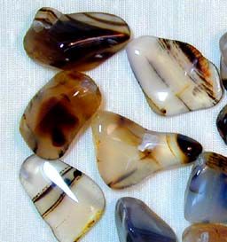 Agate Hunting, Montana Yellowstone, Agate Crystal Meaning, Types Of Moss, Agate Meaning, Stone World, Ancient Mesopotamia, Nature Spirits, Montana Agate