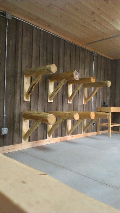 Saddle racks for the foyer/entry to display our special saddles. Will look great in our log home. Wall Saddle Rack Diy, Saddle Room Ideas, Horse Brush Organization, Barn Tack Room Ideas, Tack Room Ideas Diy, Hitching Post For Horses, Tack Room Ideas Barn, Horse Tack Room Ideas, Stable Ideas Tack Room