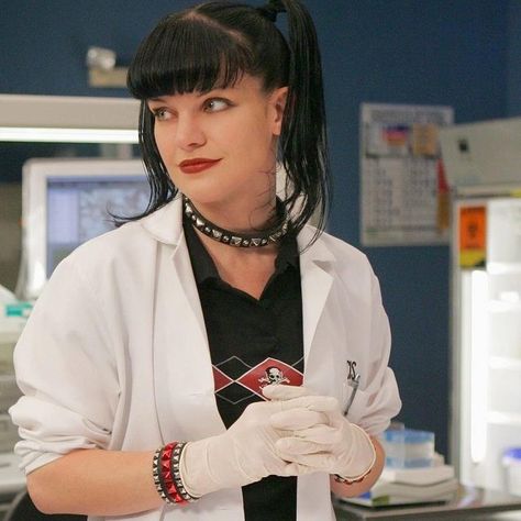 Abby Sciuto, Pauley Perrette, Goth Girl, Ncis, A Character, White