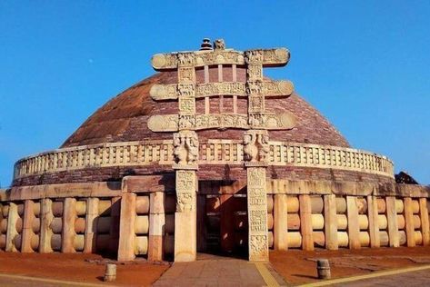 Great Stupa At Sanchi, Sanchi Stupa, Monument In India, Bali Tour Packages, Stone Sculptures, History Of India, States Of India, India Tour, Madhya Pradesh