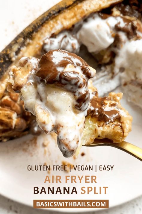 You only need minutes to whip up these Air Fryer Bananas! Caramelized to perfection in the air fryer and filled with nut butter, chopped nuts, and melted chocolate chips, they taste 10x more indulgent than they really are. Gluten-free & Vegan. Air Fryer Bananas, Air Fryer Banana, Melted Chocolate Chips, Banana Bread Cookies, Flours Banana Bread, Yummy Desserts Easy, Fried Bananas, Homemade Caramel Sauce, Hazelnut Butter