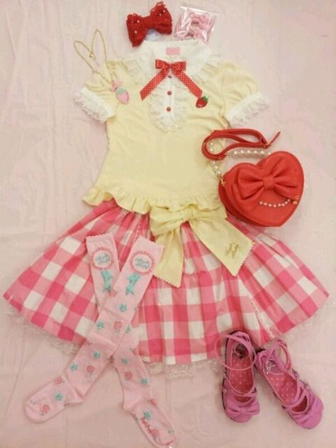 oufit inspo // not mine Kawaii Fashion Outfits, J Fashion, Shrek, Kawaii Clothes, Harajuku Fashion, Lolita Dress, Character Outfits, Strawberry Shortcake, Iced Tea