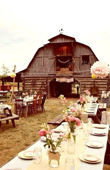 Dresses Photoshoot, Classy Bride, Bridal Traditions, Fall Barn Wedding, Bride Hairstyle, Barn Wedding Reception, Brides Dress, Country Barn Weddings, Barn Wedding Decorations