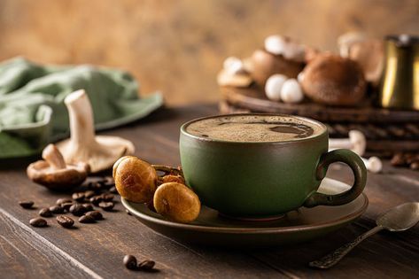 Health Benefits Of Mushrooms, Four Sigmatic, Mushroom Benefits, Healthy Sport, Mushroom Tea, Coffee Alternative, Mushroom Powder, Mushroom Coffee, Reishi Mushroom