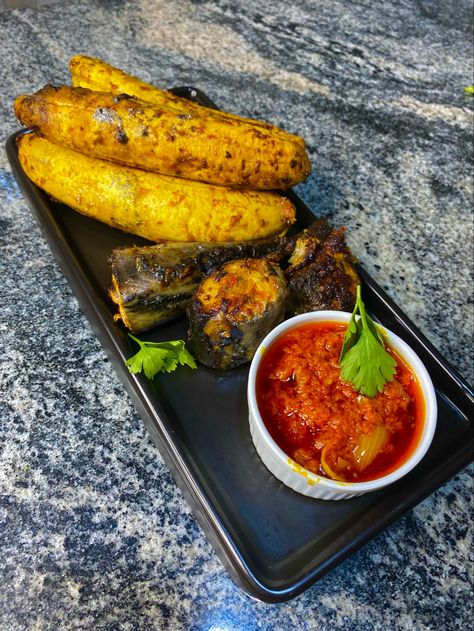 Plantain, air fryer recipes, grilled plantain, roasted plantain Grilled Plantains, Ripe Plantain, African Recipes, Nigerian Food, Scotch Bonnet, Port Harcourt, African Food, Curry Powder, Scotch