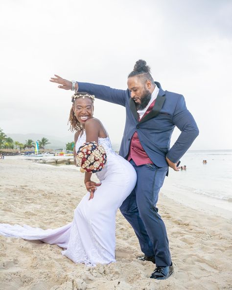 Couples Negril Jamaica, Jamaica Beach Wedding, Montego Bay Wedding, Jamaican Beaches, Treehouse Wedding, Jamaican Wedding, Destination Wedding Caribbean, Jamaica Wedding, Beach Wedding Colors