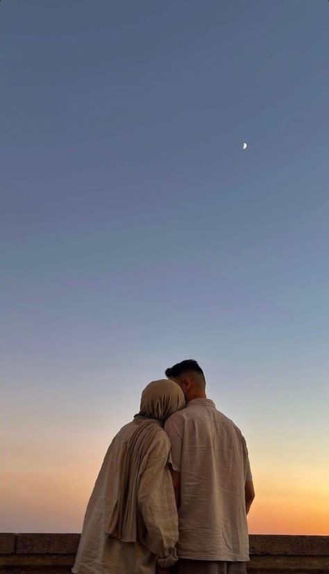 Couple Goal Islamic, Couple Aesthetic Muslimah Aesthetic, Hijabi Couple Aesthetic, Islamic Aesthetic Pictures, Muslim Couples Aesthetic, Islamic Relationship, Muslim Couple Goals, Muslim Aesthetics, Halal Couple