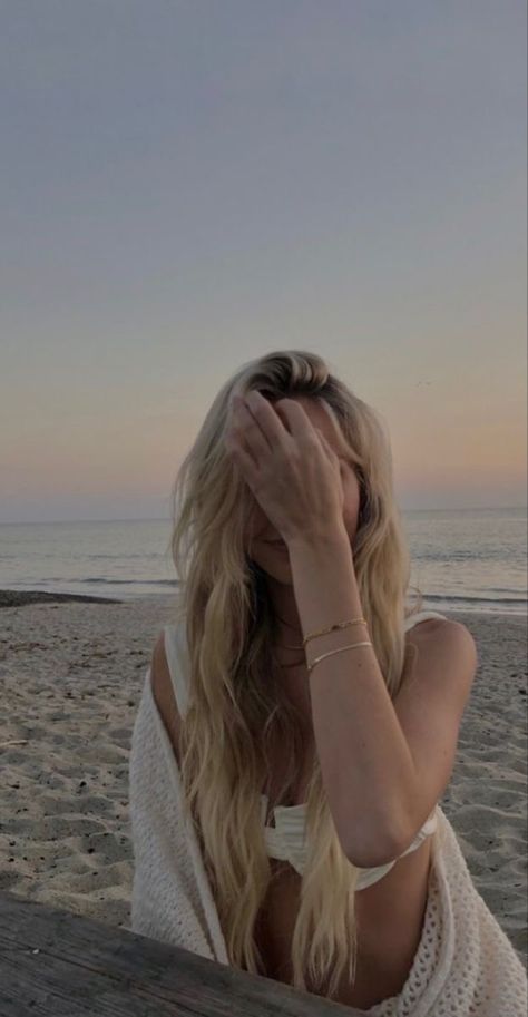 Blonde Aethstetic, Pretty Blonde Aesthetic, Blonde Beach Aesthetic, Blond Girl Aesthetic, Blonde Beach Girl, Blond Aesthetic, Blonde Girl Aesthetic, Beach Foto, Aesthetic Blonde