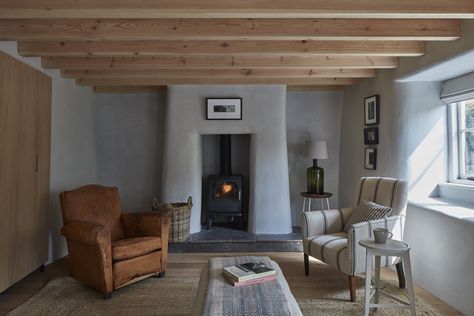 Cornish Cottage - where old meets new - Aucoot Cornwall Cottage, Cornish Cottage, Cornwall Cottages, Modern Rustic Living Room, Cottage Renovation, Inspirational Photos, Old Cottage, Rustic Living, Rustic Living Room