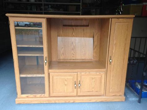 Oak Entertainment Center, Giant Things, Old Entertainment Centers, Tv Entertainment Centers, Entertainment Center Makeover, Entertainment Center Kitchen, Entertainment Cabinet, Makeover Before And After, Entertaining Kitchen