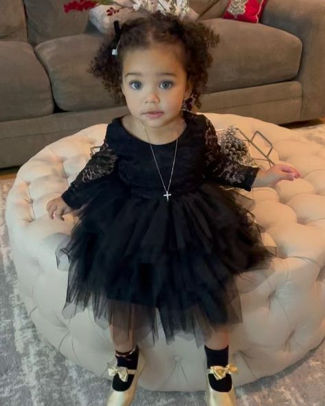 BELLA V ✨🖤✨ (@bella.v.baby) • Instagram photos and videos Cute Babies Black, Interracial Babies, Black Baby Girl, Babies Black, Cute Mixed Babies, Mixed Kids, Cute Funny Babies, Future Mom