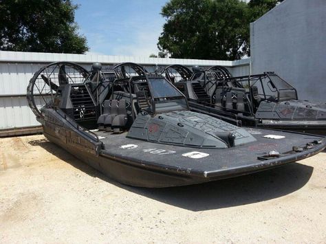 Amphibious Vehicle, Hors Route, Bug Out Vehicle, Cool Boats, Boat Stuff, Jetski, Yacht Boat, Boat Design, Speed Boats