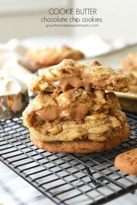 Cookie Butter Chocolate Chip Cookies Bakery Style Cookies, Biscoff Cookie Butter, Levain Bakery, Biscoff Cookies, Cookie Butter, Butter Cookies Recipe, Gourmet Cookies, White Chocolate Chips, Easy Cookies