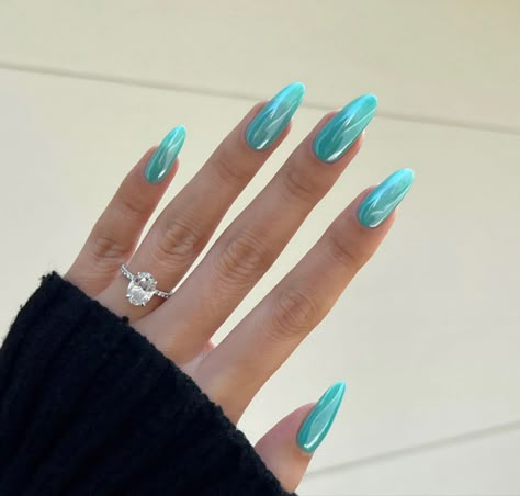 Tifanny Blue Nails, Blue Glazed Nails, Tiffany And Co Nails, Tiffany Blue Gel Nails, Nail Ideas 2024 Trend, Gel Nails Periwinkle, Periwinkle Nails With Glitter, Bright Periwinkle Nails, Periwinkle Sparkle Nails