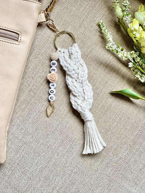 Crochet Keychain Diy Tutorials, Boho Keychain Crochet, Macrame Keychain Free Pattern, Macromae Keychain Diy, How To Crochet A Keychain, Crochet Wristlet Keychain Pattern Free, Crochet Keychains Patterns Free, Crochet Keychain Pattern Free Easy, Easy Quick Crochet Projects