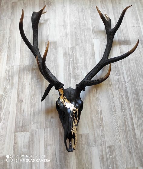 Black Antlers Decor, Black And Gold Deer Skull, Deer Skulls Decorated, Black Cow Skull, Paint Deer Skull, Decorative Deer Skulls, Painted Elk Skull, Painting Cow Skulls, Painting Deer Skulls