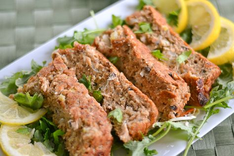 This salmon loaf recipe is just like the classic meat loaf. It uses mushroom soup which makes the dish a delicious and moist one. Salmon Loaf Recipes, Canned Salmon Recipes, Barbecue Pork Ribs, Garlic Butter Salmon, Salmon Patties, Loaf Recipes, Pork Ribs, Mushroom Soup, Fish Dishes