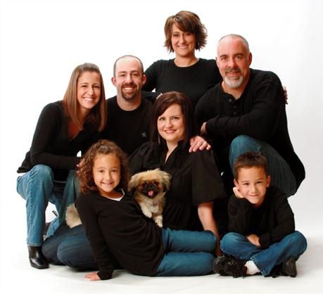 Group Posing, Large Family Poses, Studio Family Portraits, Family Portrait Poses, Fotos Ideas, Group Poses, Nikon D5100, Studio Poses, Family Poses