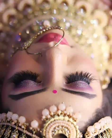 Bridal Parlour Photoshoot, Parlour Photoshoot, Parlour Photography, Indian Bride Photography, Dulhan Photo, Makeup Poses, Bride Fashion Photography, Haldi Jewellery, Bride Shoot