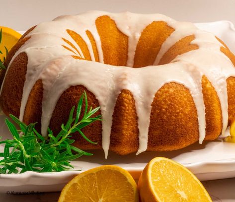 The Best Orange Cake (Easy and Moist) Best Orange Cake Recipe, Best Orange Cake, Orange Bundt Cake Recipe, Eggless Vanilla Cake Recipe, Moist Orange Cake, Almond Coconut Cake, Orange Cake Easy, Baileys Cake, No Bake Sweets