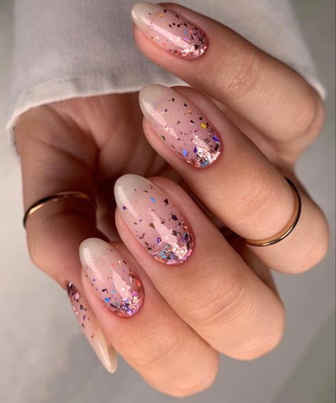 Sparkly Ombre Nails, Coachella Nails, Oval Nails Designs, Festive Nail Designs, Nails With Glitter, Almond Nails Designs, Almond Nail, Festival Nails, Oval Nails