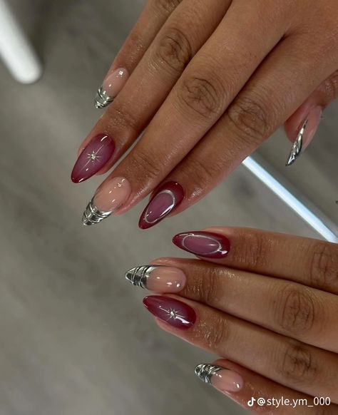 Red Funky Nails, Neutral Aura Nails, Grey And Red Nails, Autumn 2024 Nails, Wine Colored Nails Designs, Silver Red Nails, Red Wine Nails Design, Biab Nails Inspiration, Red Aura Nails