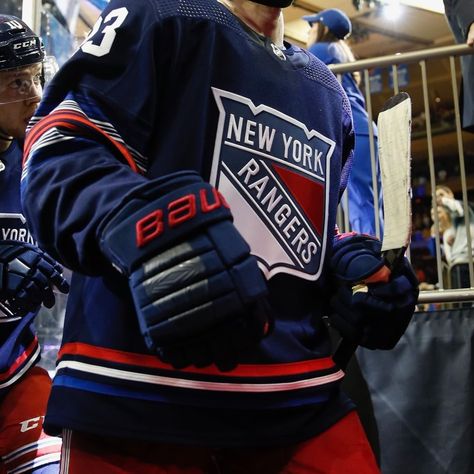 Ny Rangers Game Aesthetic, New York Rangers Aesthetic, Rangers Aesthetic, Hockey Wag, Wag Dr, Hockey Wife, Hockey Rules, Rangers Game, Rangers Hockey