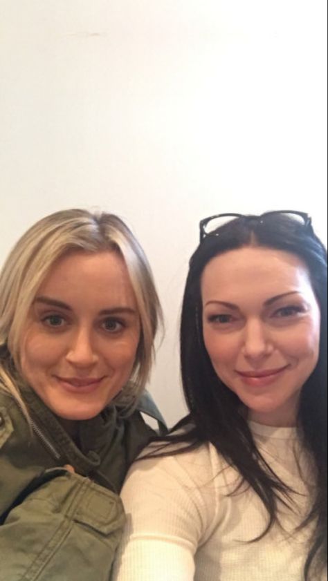 Taylor Schilling Laura Prepon, Oitnb Cast, Female Celebrity Crush, Alex And Piper, Alex Vause, Taylor Schilling, Laura Prepon, Orange Is The New, Orange Is The New Black