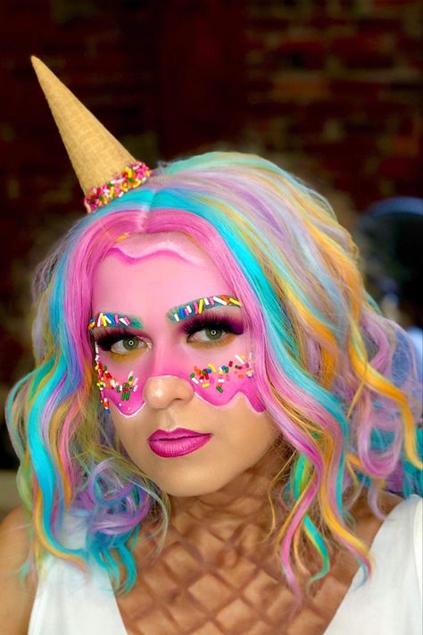 Creative ideas. Art. Makeup. Candy Freckles Makeup, Ice Cream Make Up, Candy Themed Makeup, Candy Makeup Look, Candyland Makeup, Cupcake Makeup, Ice Cream Costume, Mannequin Challenge, Freckles Makeup