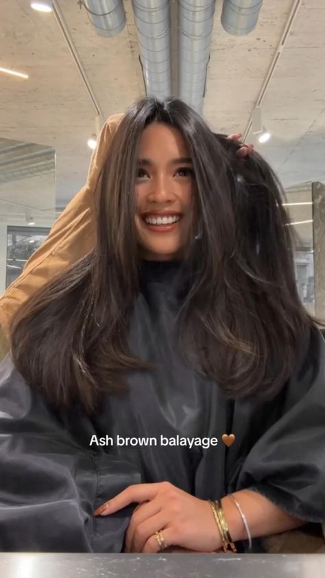 @emsansonee Light Framing Hair, Haircuts On Black Hair, Lighter Front Hair Highlights Brunette, Wispy Long Layered Haircut, Medium Brown Hair Long Layers, Layers At The End Of Hair, Long Brown Hair Haircut Ideas, Soft Layer Haircut For Long Hair, Itsyuyan Hair