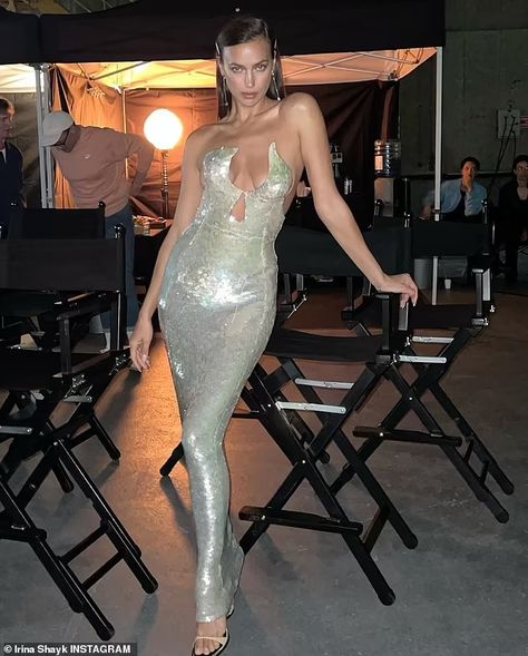 Mugler Gown, Irina Shayk Dress, Ariel Dress, Silver Gown, Fashion Idol, Gossip Girl Fashion, Couture Details, Fashion Project, Irina Shayk