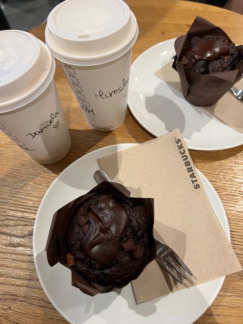 Chocolate Muffin Aesthetic, England Moodboard, Muffin Aesthetic, Muffins Aesthetic, Starbucks Muffins, Dark Chocolate Muffins, Starbucks Chocolate, Winter Inspo, Chocolate Muffins