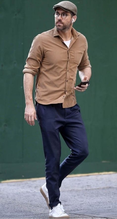 Flat Cap Style Mens Fashion, Men With Cap Style, Mens Flat Cap Outfit, Navy Trousers Men Outfit, Tan Shirt Outfit Men, Smart Casual Office Men, Grey Sneakers Outfit Men, Men’s Smart Casual Style, Oxford Shirt Outfit Men