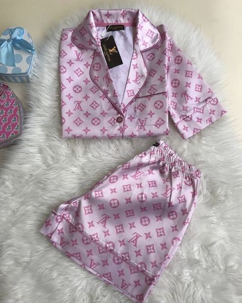 Pink Loungewear, Mode Zara, Cute Pjs, Cute Sleepwear, Cute Pajama Sets, Cute Lazy Outfits, Lazy Outfits, Cute Pajamas, Loungewear Set