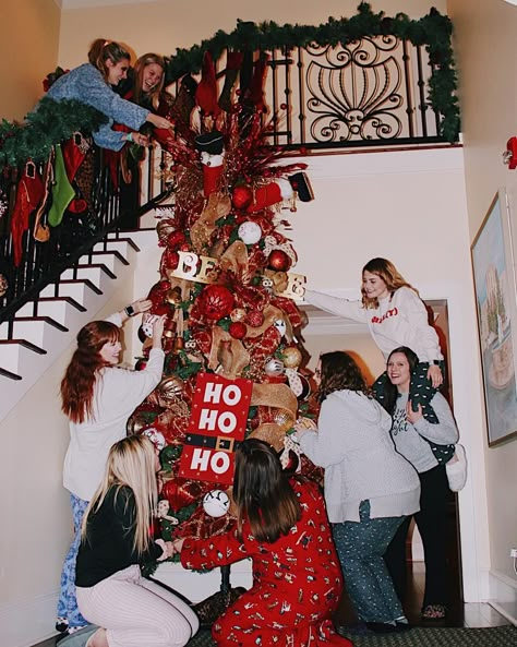 Holidays snow Christmas Hanukah   style chi omega sorority Greek life college chi o snow Sorority Christmas Photoshoot, Sorority Branding, Sorority Christmas, Christmas Fashion Photography, Sorority Pictures, Winter Semester, Christmas Poses, Chi Omega Sorority, Snow Place