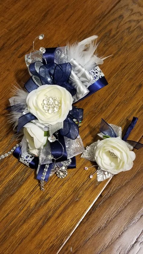 Navy Blue And Silver Corsage, Blue And Silver Corsage, Corsages Prom, Silver Corsage, Prom Corsage, Prom Photoshoot, Corsage Prom, Prom Flowers, Hen House