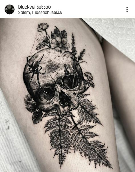 Skull Thigh Tattoos, Gotik Tattoo, Tattooed Lady, Jagua Henna, Fern Tattoo, Goth Tattoo, Bone Tattoos, Mushroom Tattoos, Forest Tattoos