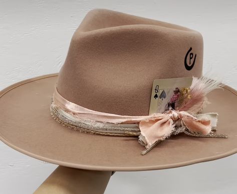 Rustler Hat Co Ideas, Felt Hat Decorating Ideas, Rancher Hats For Women, Western Hat Bar, Custom Cowboy Hat Ideas, Cowgirl Hat Decorating Ideas, Felt Hat Diy, Cowboy Hat Decorations Ideas, Cowboy Hat Decorated