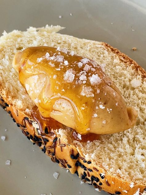 Caramelized Honey Apple Butter - Carolina Gelen Caramelized Honey, Spiced Butter, Chai Recipe, Compound Butter, Tasty Videos, Rosh Hashanah, Apple Butter, Butter Recipe, I Love Food