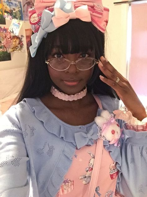 Poe's Law, Esq: Poe's Lawyer on Twitter: "Don't ignore alt pastel black women either. https://t.co/aNcU8SC1O0" / Twitter Kawaiicore Outfits, Dipper Bag, Kawaii Fashion Outfits, J Fashion, Kawaii Clothes, Harajuku Fashion, Lolita Fashion, Looks Vintage, Kawaii Fashion