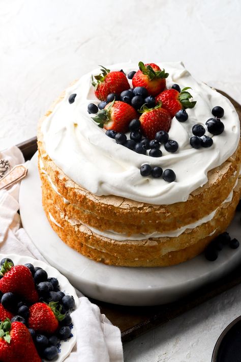 Chantilly Cake - Baran Bakery Chantilly Cake Recipe, White Chocolate Fudge Recipes, Chantilly Cake, Fresh Fruit Cake, Fluff Desserts, Mango Cake, Chantilly Cream, Homemade Birthday Cakes, Cake Layers