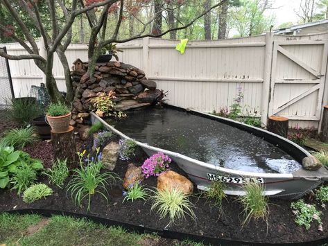 Diy Ponds Backyard, Fish Pond Gardens, Garden Pond Design, Diy Pond, Garden Water Feature, Backyard Water Feature, Master Ensuite, Pond Design, Lake Beach