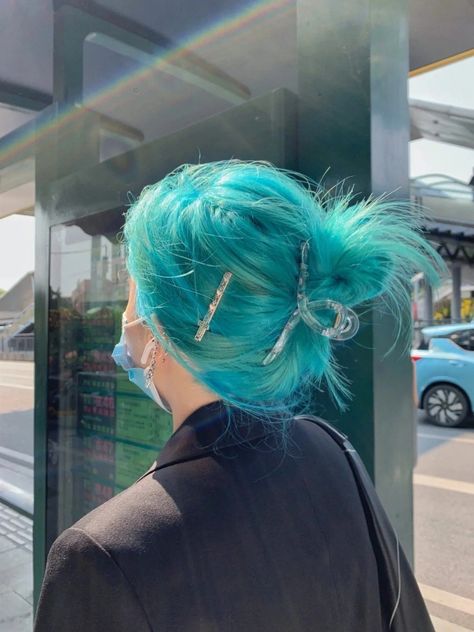 Blue Hair Aesthetic, Bright Blue Hair, Girly Clothes, Light Blue Hair, Mint Hair, Teal Hair, Pretty Hair Color, Ulzzang Couple, Hair Colours