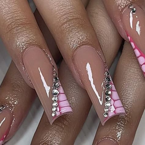 Croc Nails With Rhinestones, Croc Nails Pink, 3d Croc Nail Design, Pink Croc Nails Acrylic, Blooming Croc Nails, Croc Nails Acrylic, Croc Design Nails, Pink Croc Print Nails, Pink Croc Nails