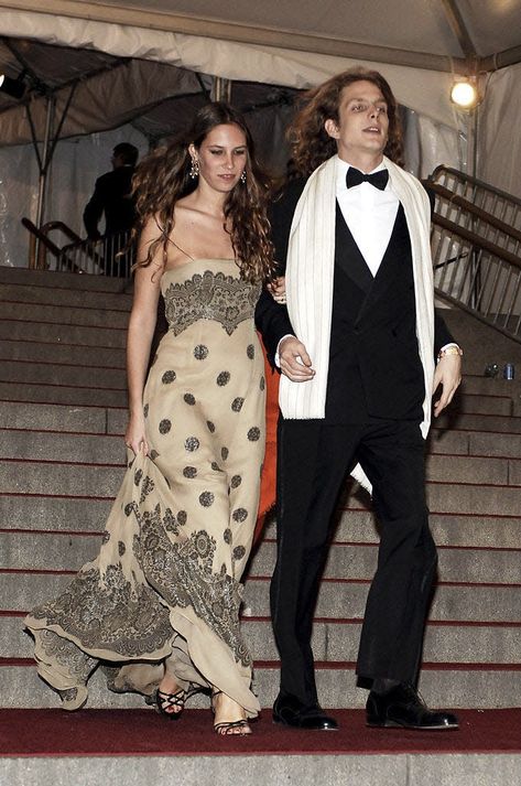 Tatiana Santo Domingo (with Andrea Casiraghi) in Bill Blass Spring 2006 - 2006 Met Gala Tatiana Casiraghi, Prom Trends, Pauline Ducruet, Andrea Casiraghi, Monaco Royal Family, Princess Caroline Of Monaco, The Met Gala, European Royalty, Princess Caroline